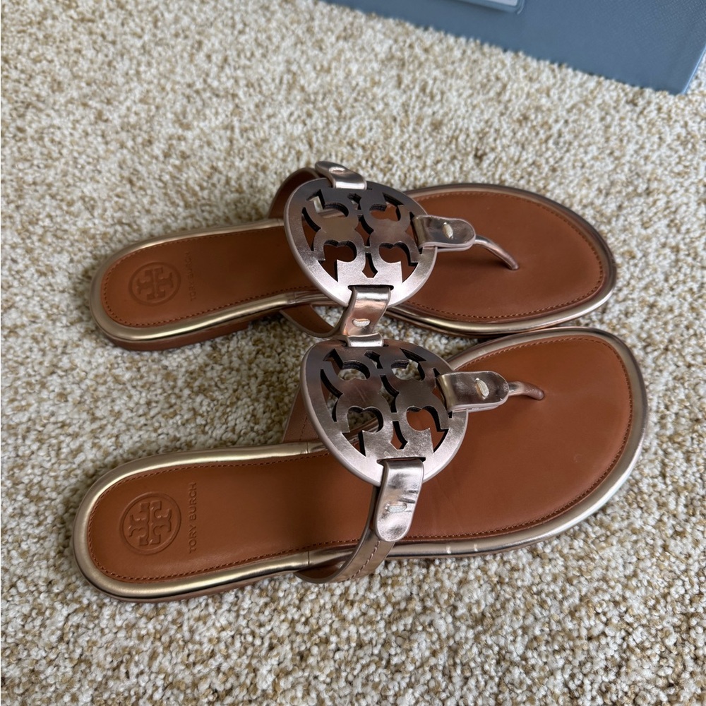 Authentic Tory Burch Rose Gold Metallic Sandals - Picture 3 of 6